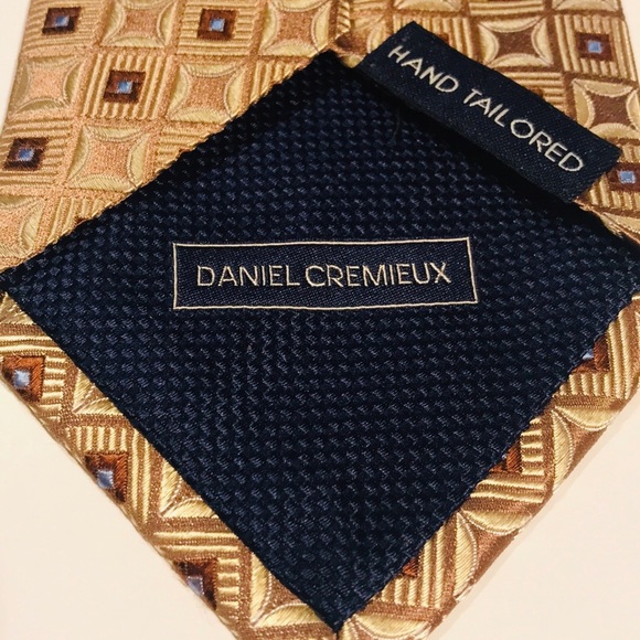Daniel Cremieux Hand Tailored Silk Tie - Picture 2 of 2